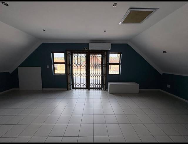 43M² OFFICE TO LET IN FOURWAYS
